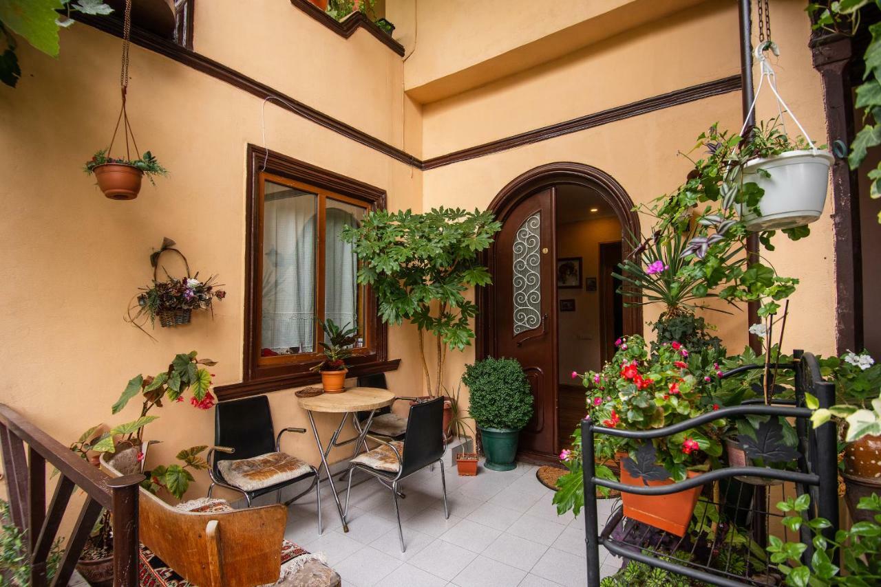 Lia'S Guest House Tbiliszi Kültér fotó